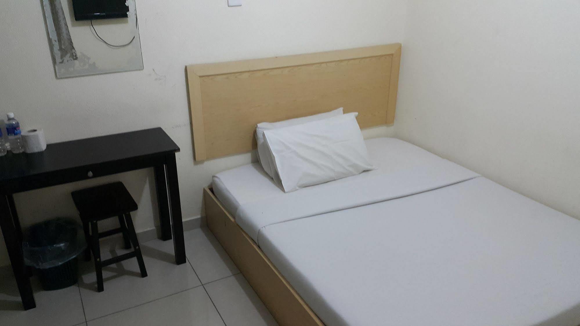 Oyo 301 River Inn Hotel Butterworth Exteriör bild