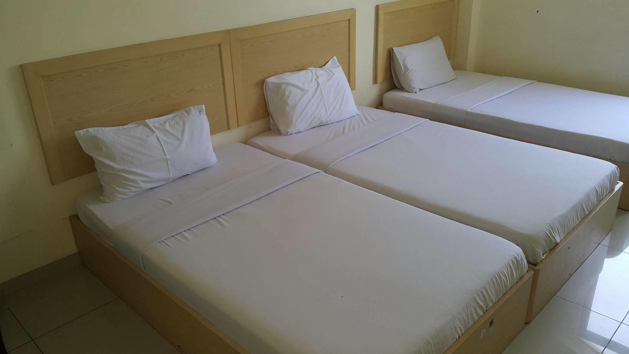 Oyo 301 River Inn Hotel Butterworth Exteriör bild