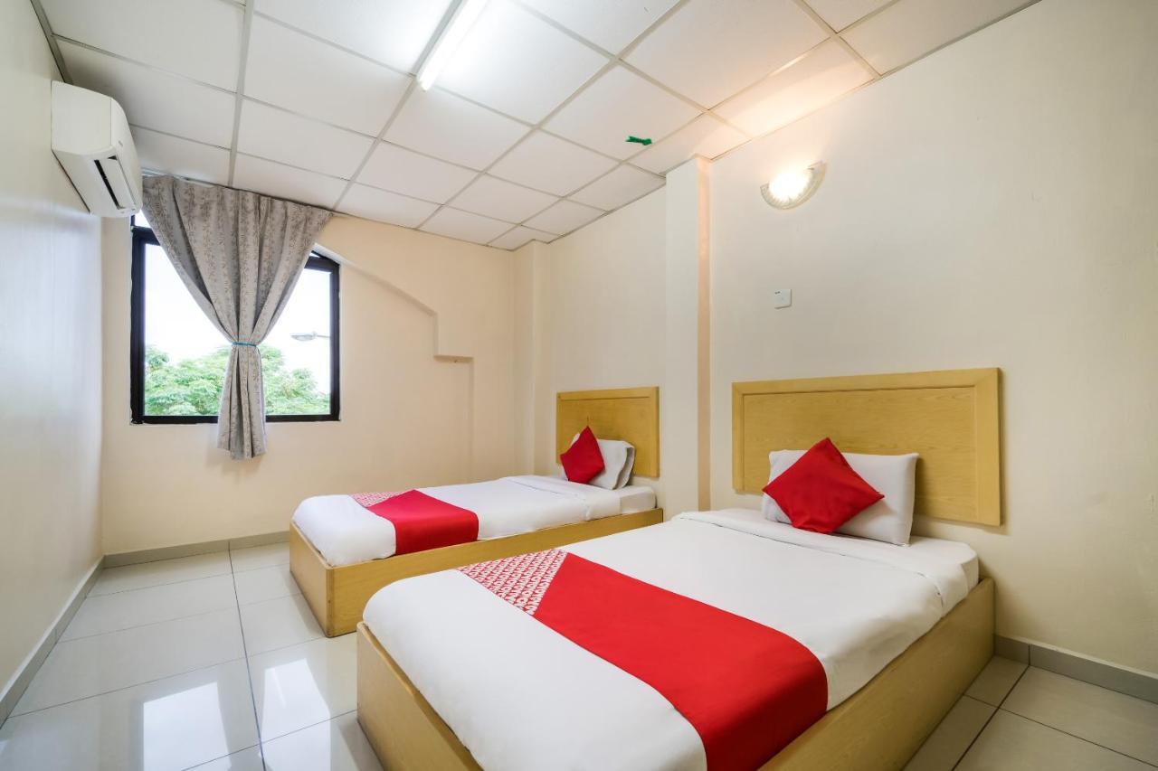 Oyo 301 River Inn Hotel Butterworth Exteriör bild