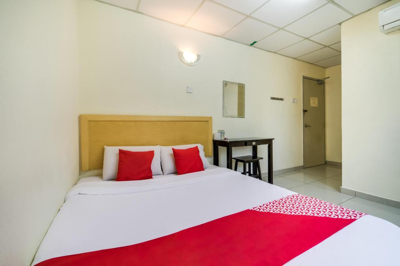 Oyo 301 River Inn Hotel Butterworth Exteriör bild